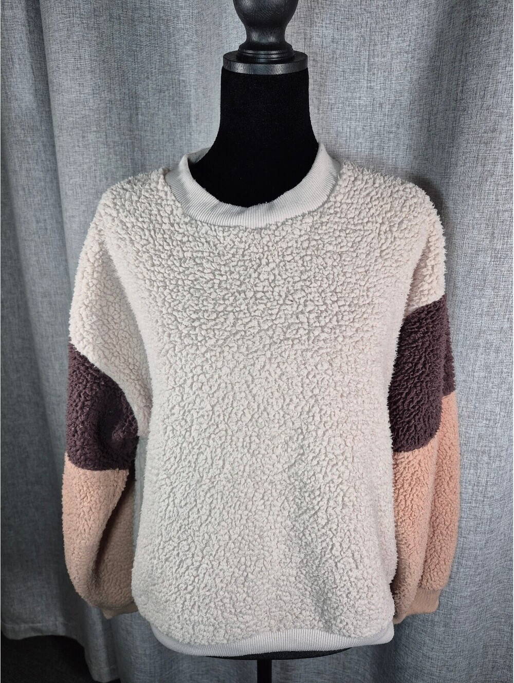 American Eagle Sherpa Fleece Colorblock Pullover Sweater Size M